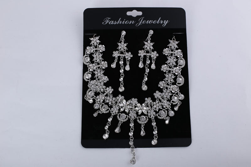 Bridal white necklace and earrings set for special occasions