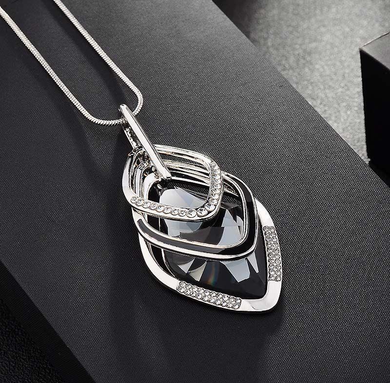75cm long necklace with pendant for women