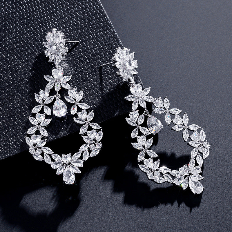 Luxury flower shaped zircon fashion earrings for teenagers