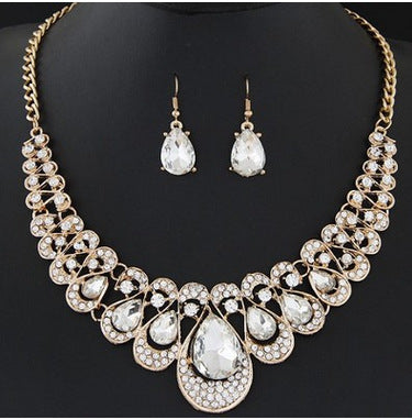 Glamorous rhinestone necklace and earring set for daily or party wear