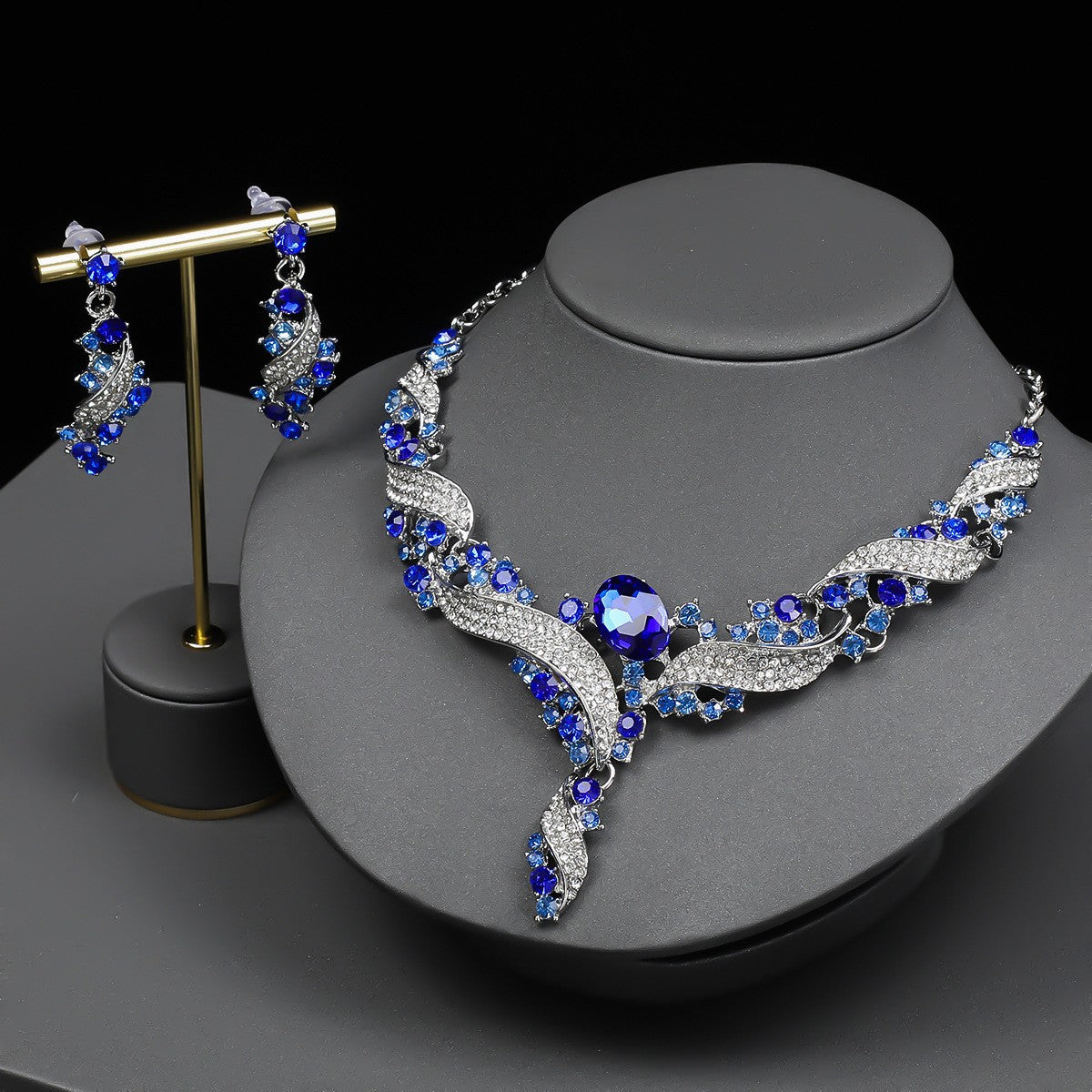 Personalized retro necklace and earrings set