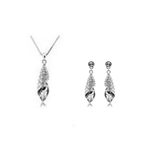 Trendy colored earring and necklace set for daily outfits
