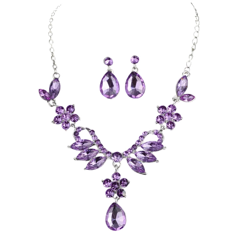 Classic bridal jewelry accessories for young women