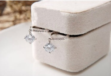 Women’s plated alloy heart arrow crystal earrings